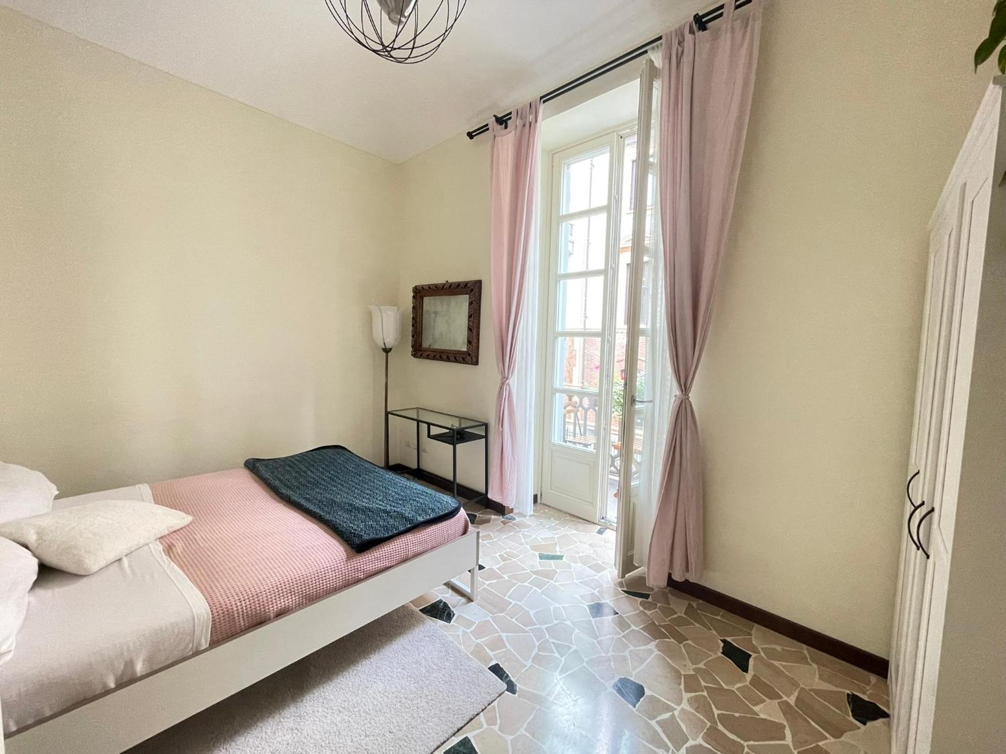 La Casa Di Ringhiera - Silenzioso Appartamento Di Charme Con Balcone Nel Quadrilatero Romano Turin Luaran gambar