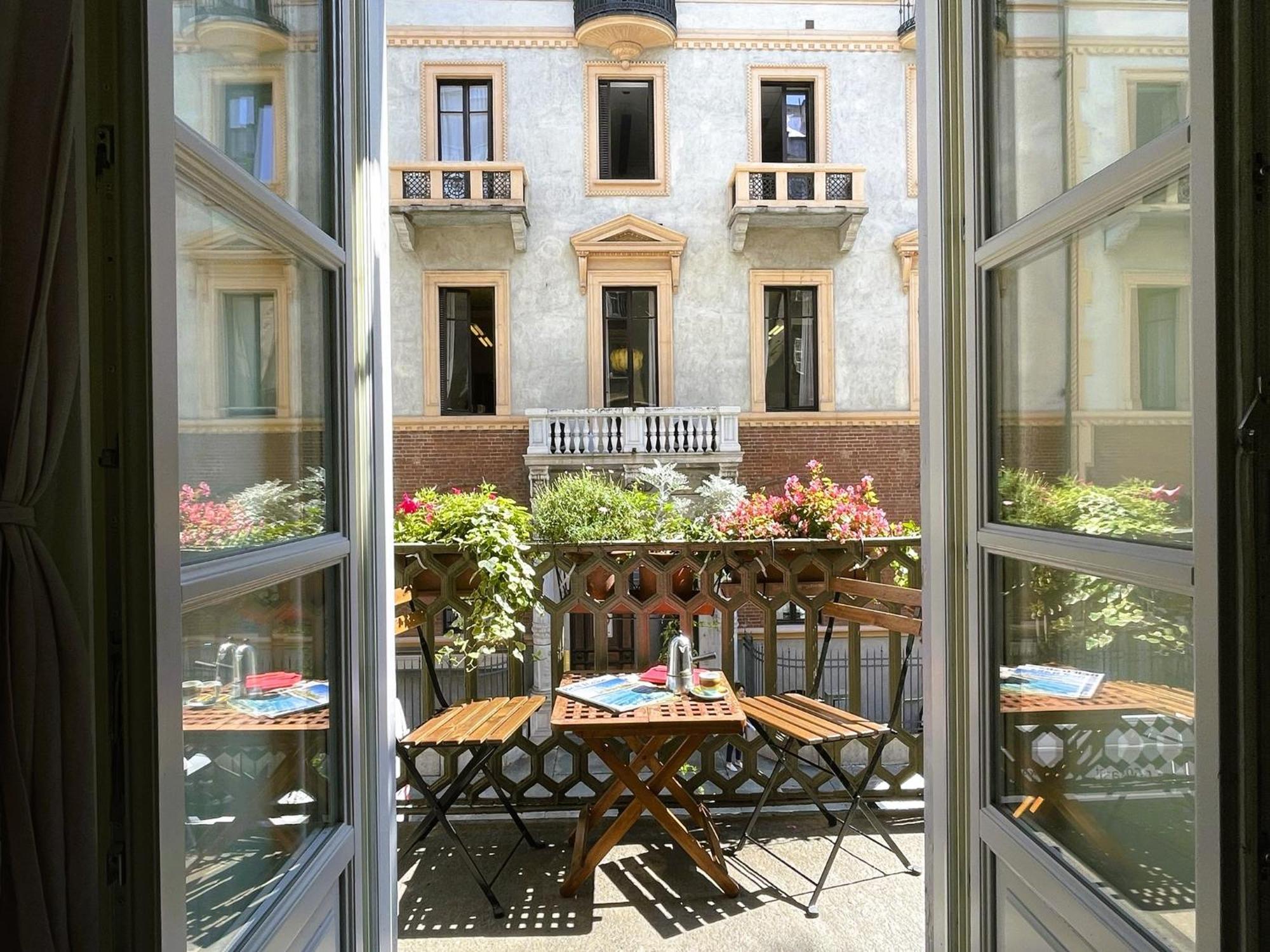 La Casa Di Ringhiera - Silenzioso Appartamento Di Charme Con Balcone Nel Quadrilatero Romano Turin Luaran gambar